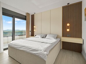 บ้านพัก (Five Bedroom House with Balcony) | 5 ห้องนอน, เปล/เตียงเด็กอ่อน