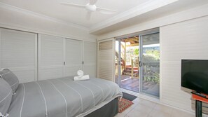 3 habitaciones, tabla de planchar con plancha, internet y ropa de cama 