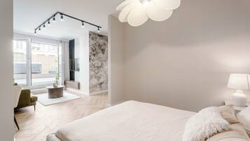 1 habitación, escritorio, tabla de planchar con plancha y wifi gratis