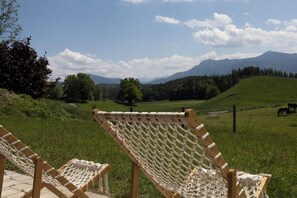 Property grounds - ღLIBORIA I Idyllic neoclassical vacation home (Riegsee)