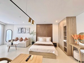 Appartement, 1 slaapkamer, uitzicht op stad | Individueel gedecoreerd, individueel gemeubileerd, een bureau