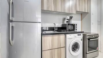 Fridge, microwave, oven, coffee/tea maker