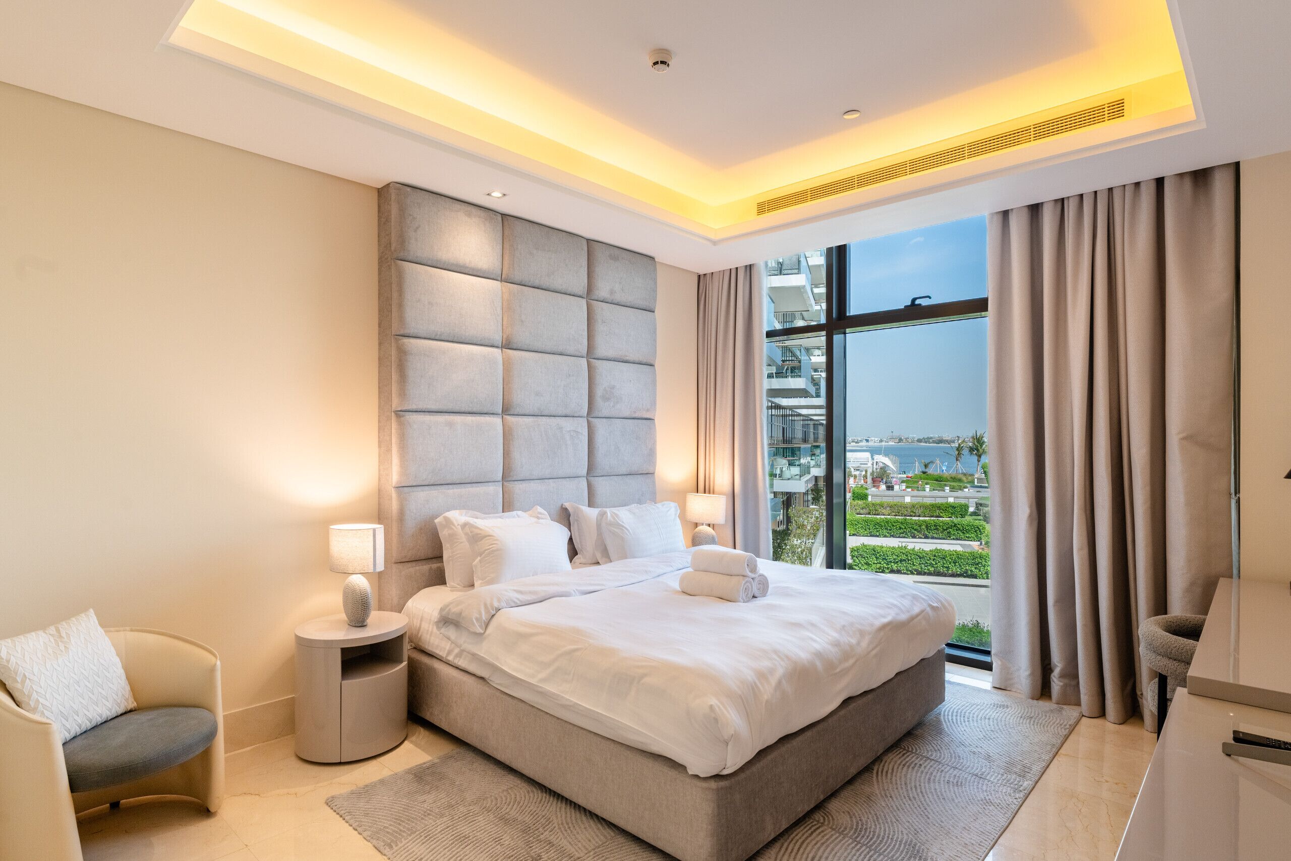 3 bedrooms, in-room safe, iron/ironing board, free WiFi