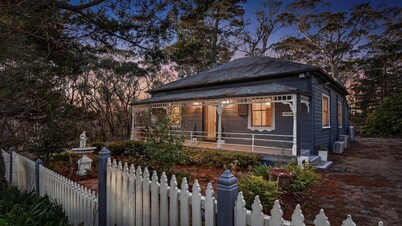 Le Petit Chateau Bushland Views