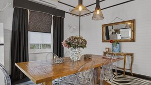 Unclassified image, 4 of 22, button - Le Petit Chateau Bushland Views (MEDLOW BATH)