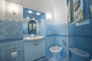 Bidet, towels, soap, toilet paper - Casa del Fico.BLUE double room with private bathroom inside. (Positano)
