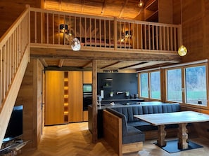Basic-Apartment, 1 Schlafzimmer, Bergblick | Wohnbereich