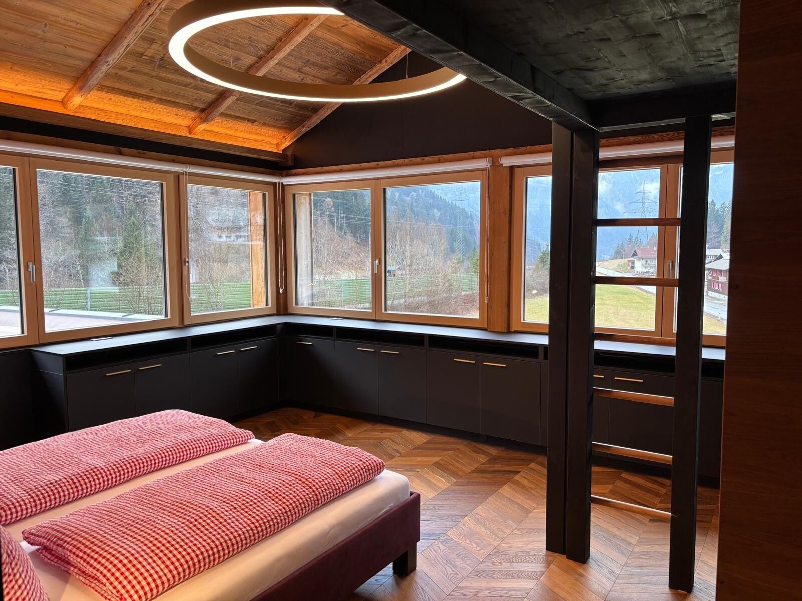 Basic Apartment, 1 Bedroom, Mountain View | Free WiFi, bed sheets