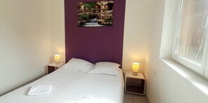 1 chambre, fer et planche à repasser, Wi-Fi, draps fournis