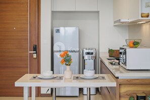 Apartment, 1 Bedroom, City View | Dining room - Avalon by Kozystay - BSD (Pagedangan)