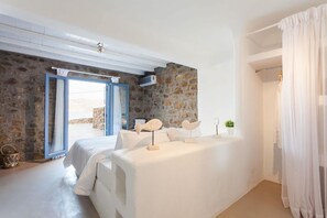 2 bedrooms, iron/ironing board, free WiFi