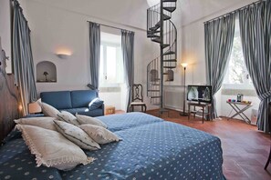 5 Schlafzimmer, Bügeleisen/Bügelbrett, Reisekinderbett, kostenloses WLAN