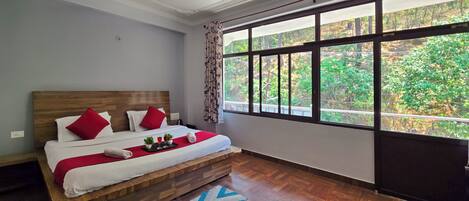 Superior Room, City View | Laptop workspace, free WiFi, bed sheets