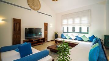 Villa, Private Pool, Garden View | Living area