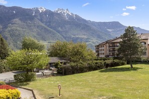 Property grounds - Les Tilleuls spa & mountain getaway (Saillon)