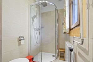 Hårføner og håndklær