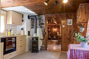 Micro-ondes, four, plaque de cuisson, lave-vaisselle