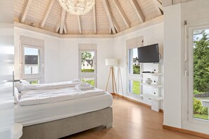 4 Schlafzimmer, BĂŒgeleisen/BĂŒgelbrett, kostenloses WLAN, BettwĂ€sche