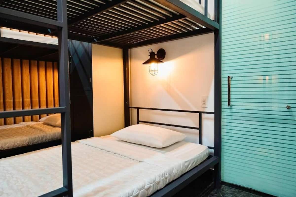 Delad sovsal - Economy - sovsal (män och kvinnor) | Egyptiska bomullslakan, sängtillbehör av högsta kvalitet och minibar