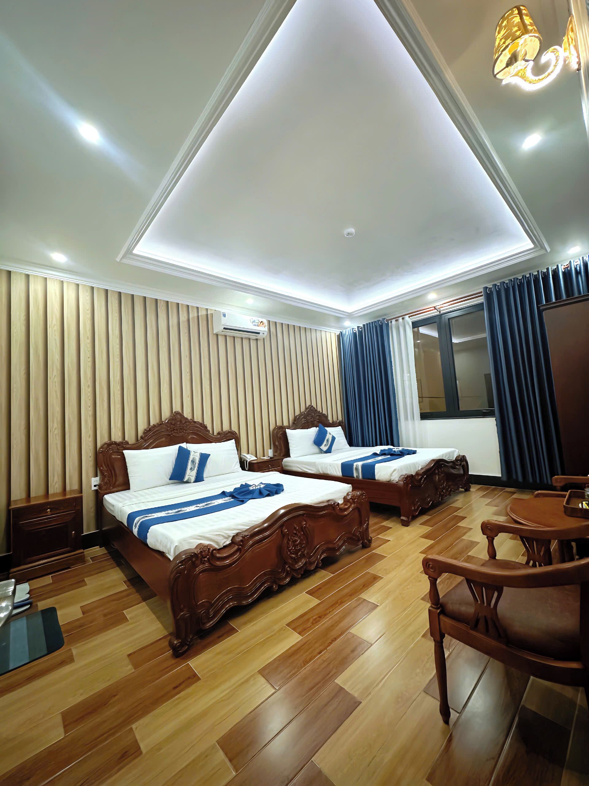 Quarto quádruplo família, várias camas, vista para a cidade | Roupas de cama de algodão egípcio, roupas de cama premium, frigobar