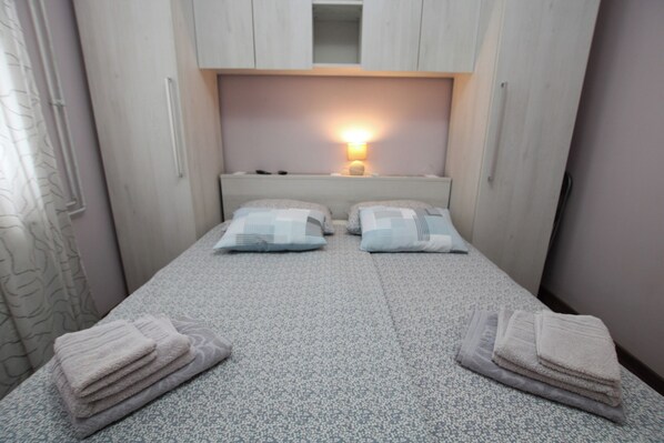 1 bedroom, iron/ironing board, free WiFi, bed sheets