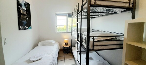 2 bedrooms, iron/ironing board, WiFi, bed sheets