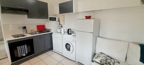 Microondas, horno, parrilla de estufa y lavavajillas 