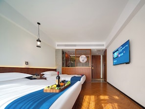 Elite Twin Room | Dihias secara berasingan, ruang kerja komputer riba 