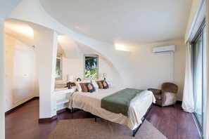 5 makuuhuonetta, silitysrauta/-lauta, Wi-Fi