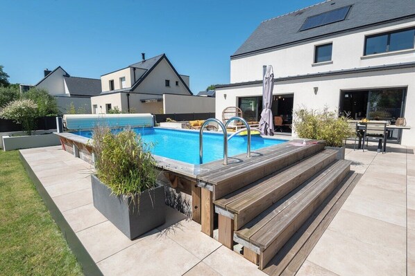 Outdoor pool, a heated pool