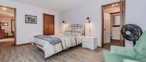 3 chambres, fer et planche à repasser, lit parapluie, Wi-Fi gratuit