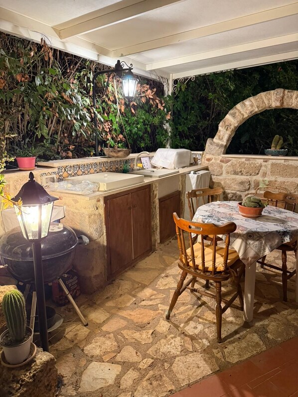 Outdoor dining - Chez Gigì mareh24
la tua oasi di relax e serenità (Città del Mare-perla del Golfo)