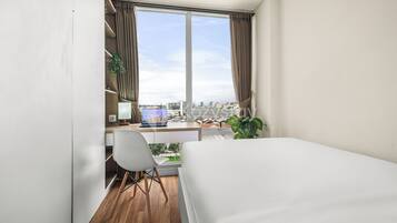 Apartamento, 3 quartos, vista para a cidade | Vista do quarto