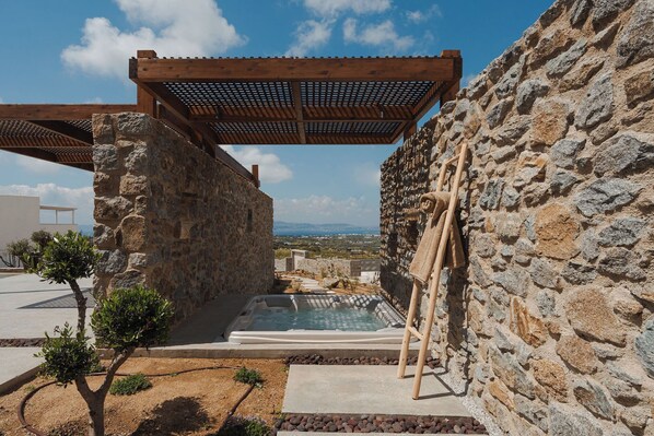 Bain à remous extérieur