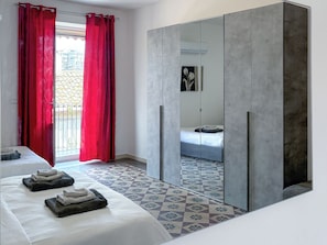 2 Schlafzimmer, Bügeleisen/Bügelbrett, Reisekinderbett, kostenloses WLAN