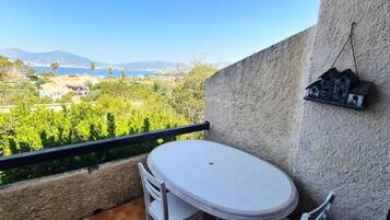 Tempat makan outdoor