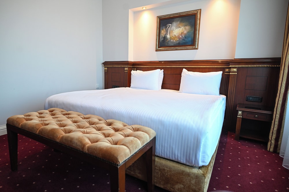 Stone Bridge by null