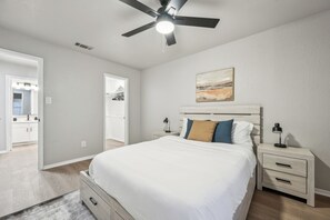 1 bedroom, desk, iron/ironing board, free WiFi