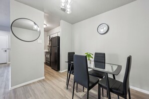 Dining - The Chandler 426 I Spacious 1 Bed 1 Bath (Grand Prairie)