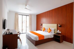 Premium Double Room, Pool View - Miranda Beach Resort (Baga)