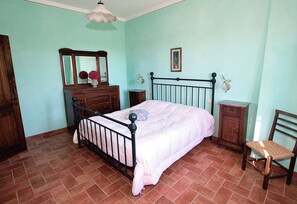 Bügeleisen/Bügelbrett, WLAN, Bettwäsche