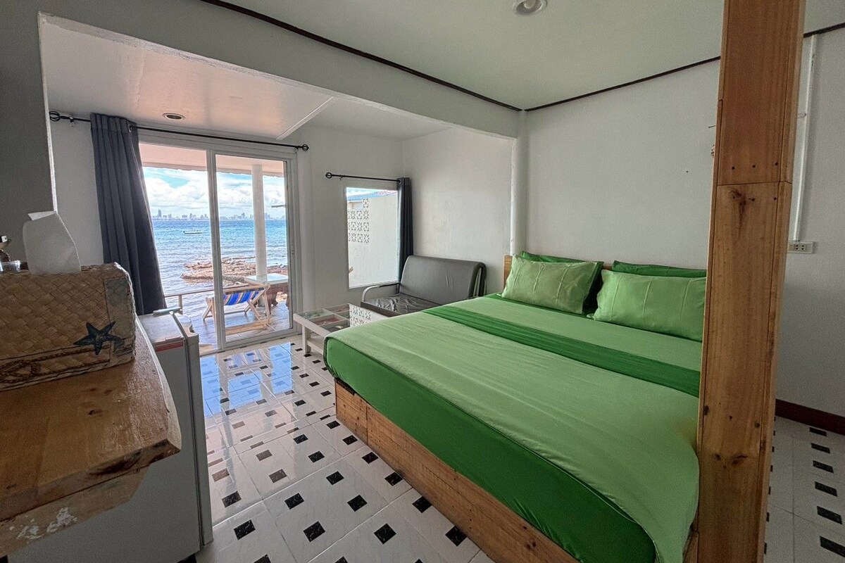 Room, Sea View, Ground Floor | Desk, WiFi (free), bed sheets