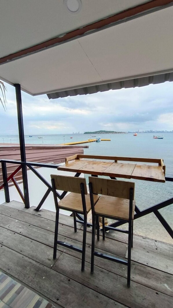 Chambre, 1 très grand lit, vue mer | Vue sur la plage/l’océan