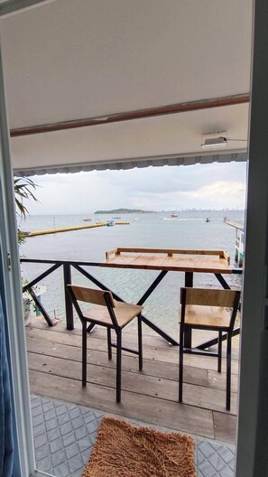 Room, 1 King Bed, Sea View | Beach/ocean view - Toonja kohlarn (Koh Lan)