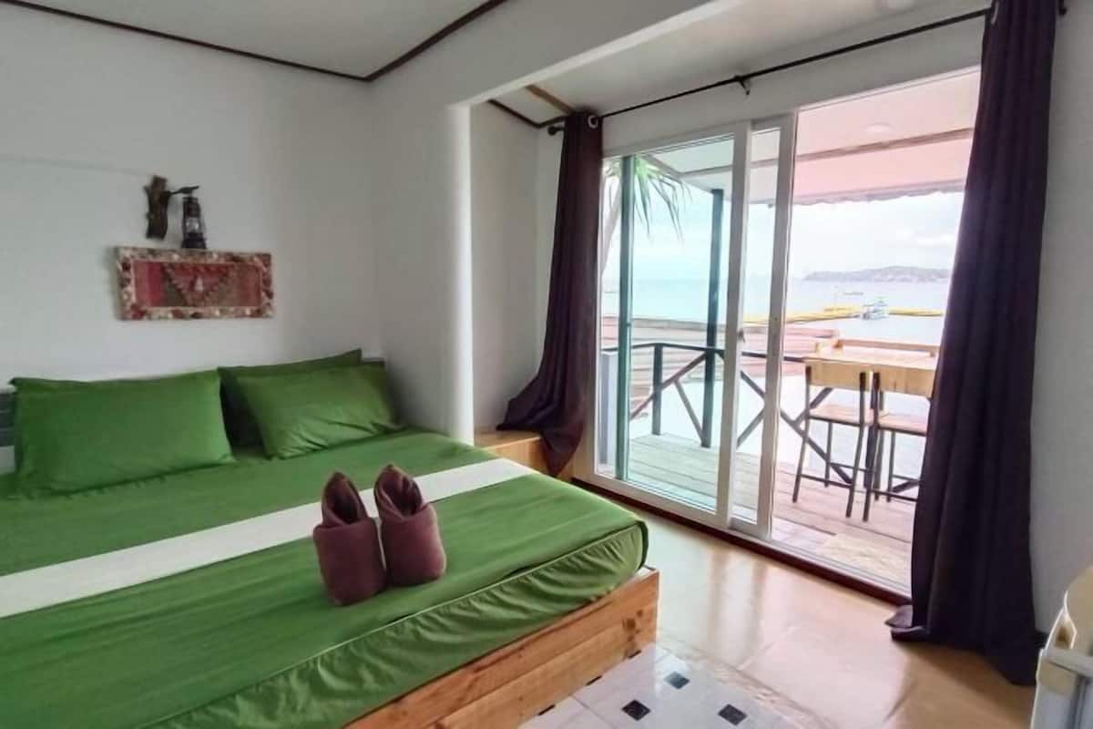 WiFi (free), bed sheets
