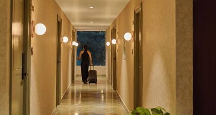 Minimalist - The Varanasi Edit