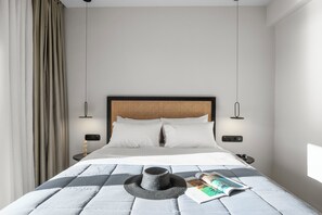 3 bedrooms, in-room safe, desk, blackout curtains