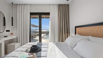 Caja fuerte, escritorio, cortinas opacas y sistema de insonorización