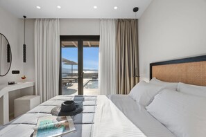 In-room safe, desk, blackout curtains, soundproofing - Lithia Exclusive Villas (Naxos)