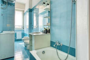 Comfort Apartment, City View | Bathroom
